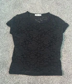 Hollister lace t shirt thumbnail 1