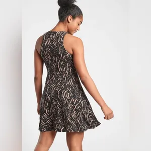 Athleta Abstract Print Santorini Athleisure Travel Dress thumbnail 2
