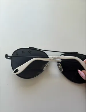 Givenchy Sunglasses thumbnail 4