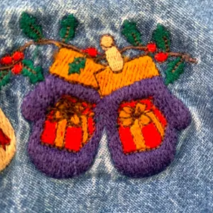 Vintage‎ 90s Denim Chambray Christmas Shirt Embroidered Mittens Medium Holiday thumbnail 6