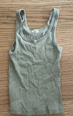 Aritzia Sunday best tank top thumbnail 1