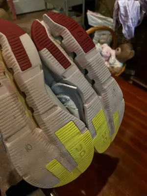 On Cloud Running Shoes thumbnail 5