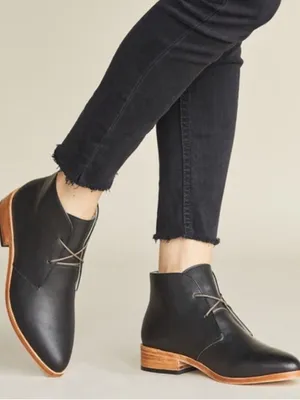 Nisolo Isa Chukka Boots Leather Oxford Block Heels in Black 7.5 thumbnail 2