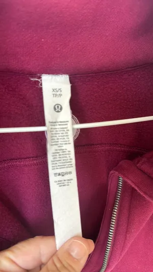 Scuba Lululemon Half-Zip thumbnail 2