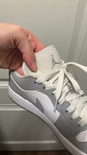 Nike Air Jordan 1 Wolf Gray thumbnail 9