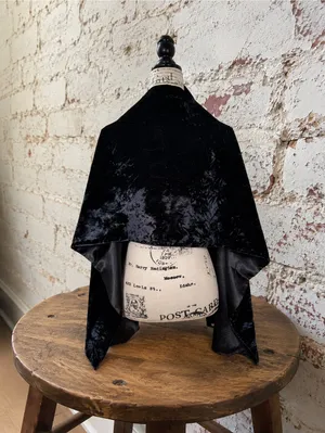 Vintage Jessica McClintock Crushed Black Velvet Formal Evening Shawl Cape Wrap thumbnail 3