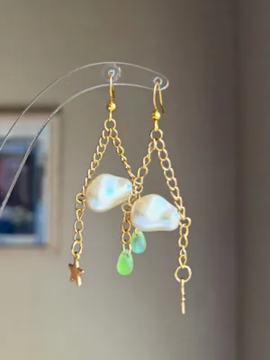 Handmade gold tone stainless steel unique fairy whimsy dangle earrings💐💚 thumbnail 6