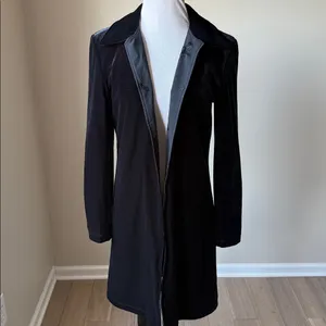 Reversible Rose embroidered / velvet Trench Coat Black thumbnail 7