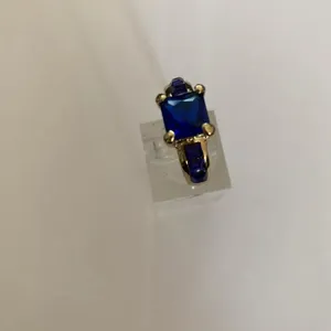 BLUE SAPPHIRE EMERALD CUT STONE CZ YELLOW Rhodium Plated RING SIZE 6 thumbnail 4