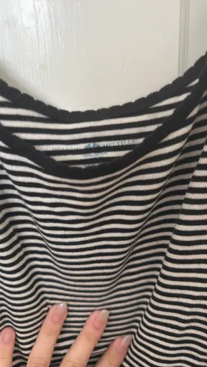 Brandy Melville Tank Striped Black White thumbnail 3