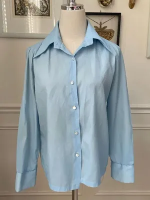 Vintage 70s Miss Holly Light Blue Textured Crepe Pointy Collar Button Shirt M 34 thumbnail 1