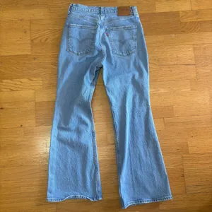 Levi’s Premium Denim 70s High Flare Boho Western Coastal Cowgirl Hippie Jeans 29 thumbnail 6