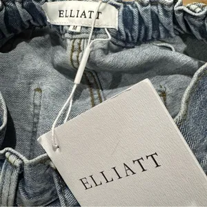 NEW Revolve Elliatt Paperbag Raw Hem Jeans With Removable Pocket Women’s Medium thumbnail 2