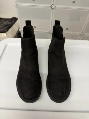 H&M Suede Chelsea Boots thumbnail 3