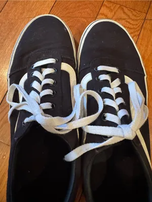 Vans Old Skool Black & White Sneakers Women’s Size 9.5 EUC thumbnail 4