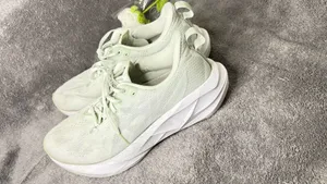 ASICS Novablast 5 Women's Running Shoessize 11.5 thumbnail 4