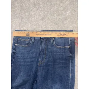 Good American Good Classic Jeans in Indigo207 12/31 thumbnail 8