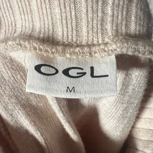 OGL Crop Top Women's Medium Beige Ribbed Mock Neck Long Sleeve thumbnail 3