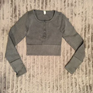 OFFLINE by Aerie Waffle Knit Henley Crop Top Sage Green XS‎ Thumbholes Thermal thumbnail 2