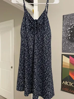 Hollister dress thumbnail 1