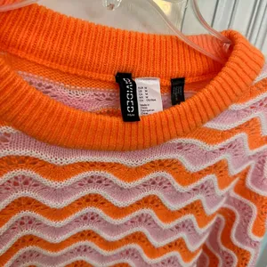H&M Knit Long Sleeve Top Size Medium thumbnail 2