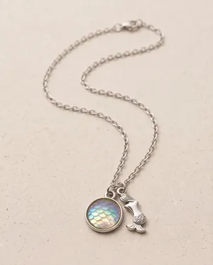 Boutique New Iridescent Scale and Silver Mermaid Charm Pendant Necklace thumbnail 4