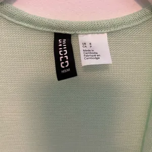 H&M Women’s Small Light Green Knit Cardigan thumbnail 4