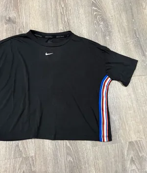 Nike cropped tee shirt  thumbnail 3