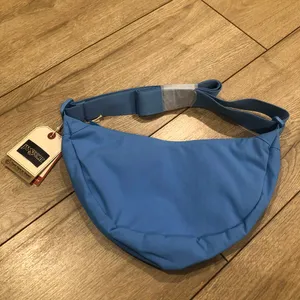JanSport Unphased Soft Nylon Small Crossbody Bag - Azul Blue thumbnail 2