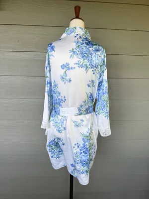 Flora Nikrooz “Sabrina” Floral Print Satin Robe thumbnail 7