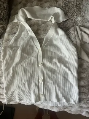 white thesethree top thumbnail 3