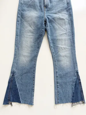 7 For All Mankind Flared Cropped Jeans Size 28 thumbnail 3