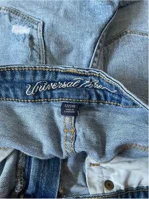 Universal Threads Women's Universal Thread Distressed Jean Shorts Blue Size 12 thumbnail 3