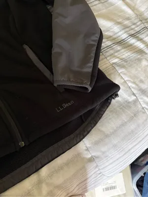 L.L. Bean Black Fleece Jacket with Gray Shoulder and Sleeve Panels thumbnail 7