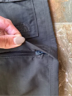 The North Face Convertible Hiking Cargo Pants Zip Off Shorts Grey Women’s 18 thumbnail 4