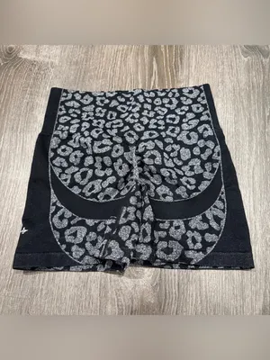 NWOT Halara Black Leopard Print High-Waisted Biker Shorts thumbnail 2