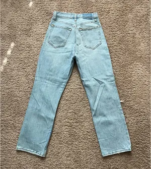 Abercrombie Ultra High-Rise Straight Jeans thumbnail 2