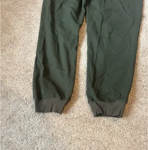 Lululemon Olive Green joggers thumbnail 2