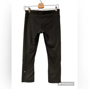 Lululemon Inspire Crop II *Luxtreme in Black size 8 thumbnail 3