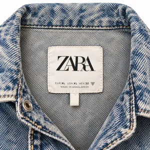 Zara Distressed Frayed Hem Denim Shirt Jacket Light Wash Blue XL Oversized thumbnail 4