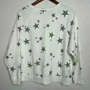 Grayson Threads off white and gray‎ star crewneck sweatshirt Sz L thumbnail 4