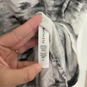 Athleta Short Sleeve Breezy Scoop V Neck Tee Shirt Black‎ White thumbnail 4
