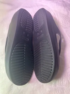 CROCS Black Platform Thong Sandals for Women thumbnail 10