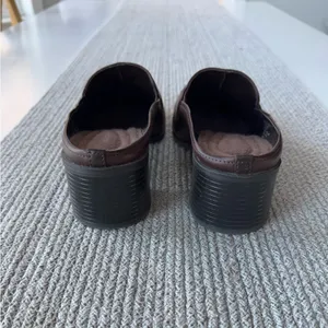 Vintage Croft & Barrow Dark Chocolate Brown Leather Loafer Mules Size 7.5 thumbnail 6