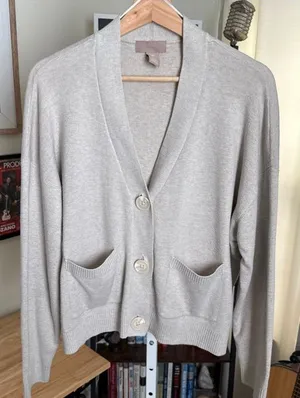 H&M Womens Cardigan Sweater Sz M Beige Big Button Chunky Knit Heavy Deep V Neck thumbnail 1