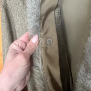 Vintage Eric Ryan Full‎ Length Trench Like Coat With Detachable Fur Collar Large thumbnail 4