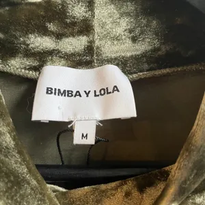 Bimba y Lola Velvet Dress Womens M Olive Green Whimsigoth Mock Neck Button‎ Cuff thumbnail 7