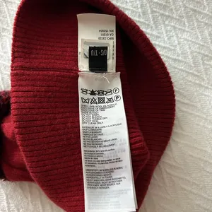 Canada Goose Beanie thumbnail 3