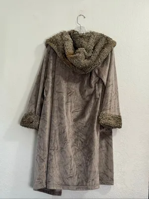 Pottery Barn Ombre Tipped Fur Robe Unisex S Gray brown Comfort Lounge thumbnail 4