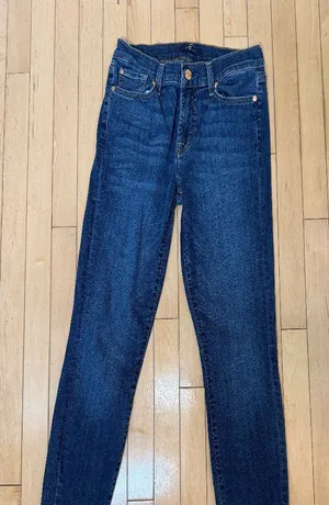 7 For All Mankind Dark Denim Ankle Gwenevere Jeans Size 28 thumbnail 1